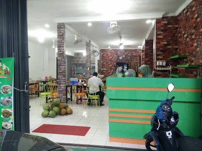 Photos of Waroeng HD