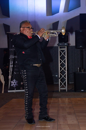 Mariachi juvenil monumental