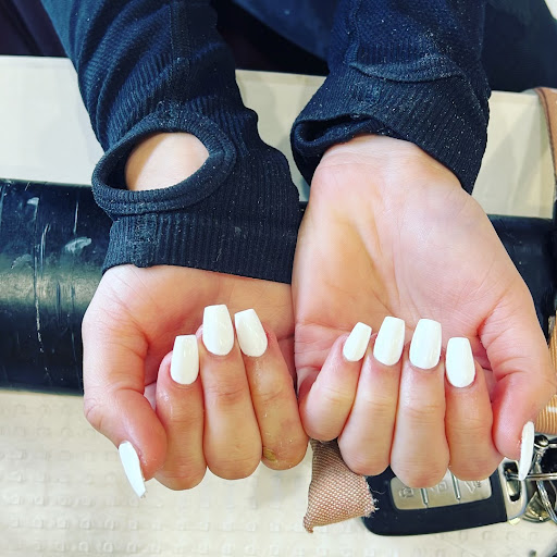 Spring Nails Salon - Thumbnail