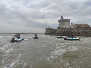 Photo n°9 de château jet Ski - location de jet ski Oléron à Le Château-d'Oléron (Service de location d'équipements sportifs)