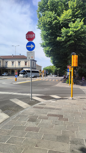 RADIOTAXI UDINE- TELEFONO C/O STAZIONE FF.SS - Thumbnail