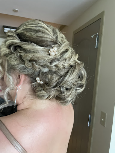 Creative Edge Salon - Thumbnail