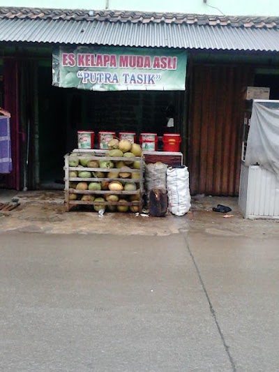 Photos of es kelapa muda asli putra tasik
