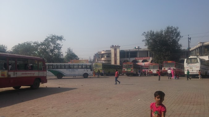 Aligarh Bus Stop, Author: Mojahar Ali