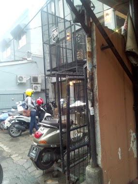 Scooter House Djakarta, Author: Hasan Driver