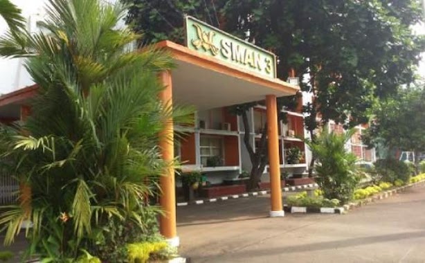 SMA Negeri 3 Jakarta, Author: Abdul Ghofur Choirudin