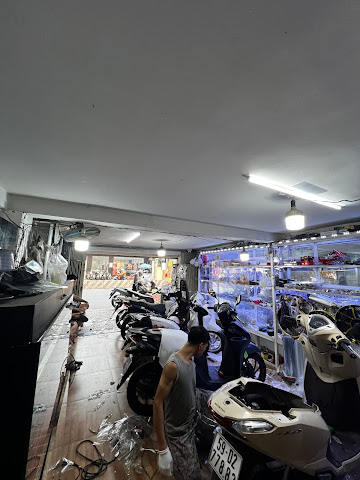 Dán keo xe quận 7 Minh Hùng decal - dán Flim PPF TPU - dán đổi màu xe cao cấp. by null