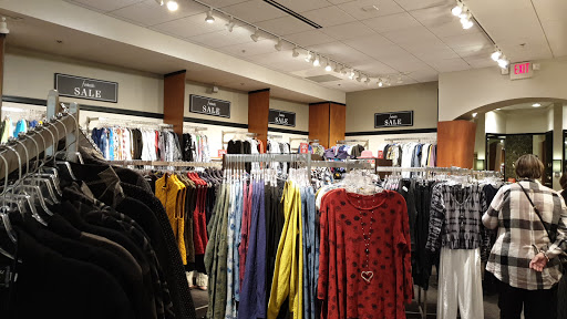 Fawbush's Women's Apparel - Thumbnail