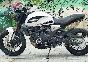 Photo n°1 de Easy Renter | Location Moto & Scooter Roubaix - Castel Motos à Roubaix (Agence de location de motos)