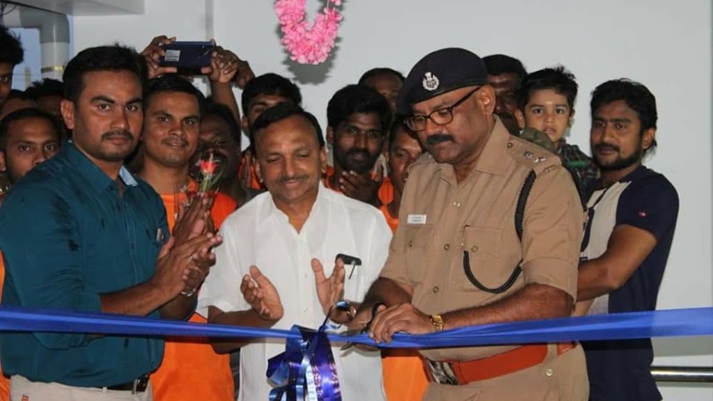 Raw Muscles Fitness Gym