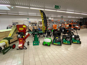 Photo n°9 de AVRONSART Motoculture - HUSQVARNA à Péronne (Atelier de réparation de tracteurs)