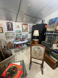 Photo n°6 de BROCANTE à Vierzon (Magasin d'antiquités)