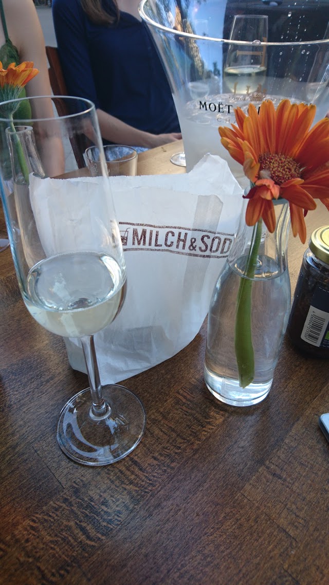Milch & Soda