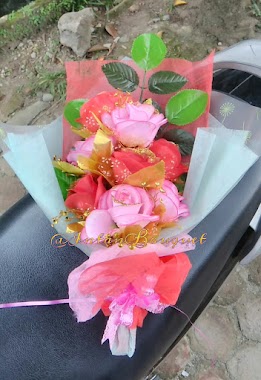 Intan Bouquet, Author: Intan Pelawi