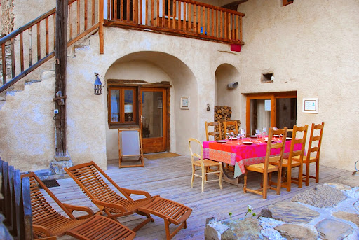 Photo de Chambre d'hôtes de charme / Soins d'esthétiques et de bien être /La Ferme de Beauté à Châteauroux-les-Alpes (05380)