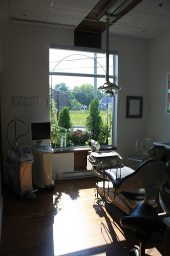 Delisle Bourgeois Dental Clinic - Thumbnail