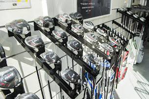 Photo n°15 de Golf Plus Bordeaux à Mérignac (Magasin d'articles de sports)