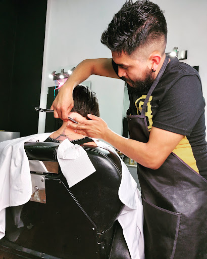 MAQUILLISTAS, PEINADORES, ESTILISTAS Y BARBEROS ROCIO HURTADO