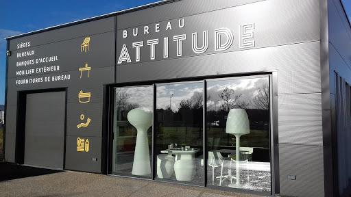 Bureau Attitude - Thumbnail