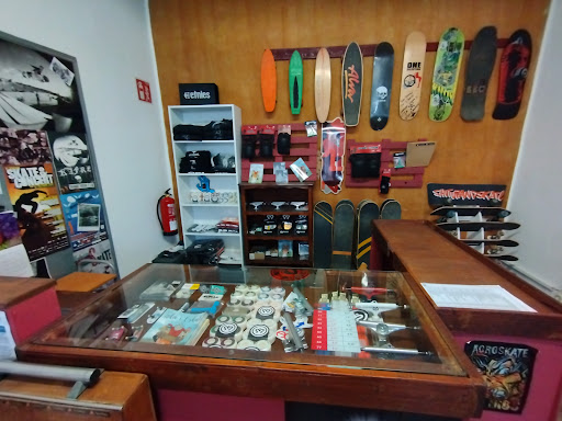 Braveskate Club Esportiu. Escola d'Skate. - Thumbnail
