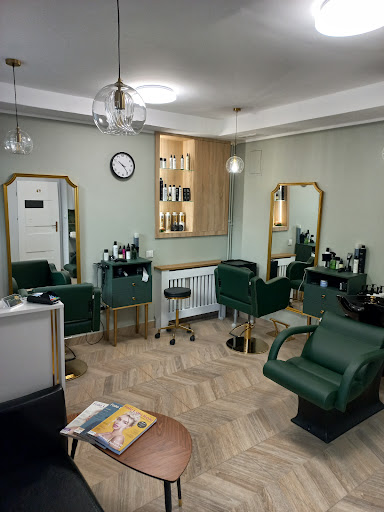 U dziewczyn salon fryzjerski s.c