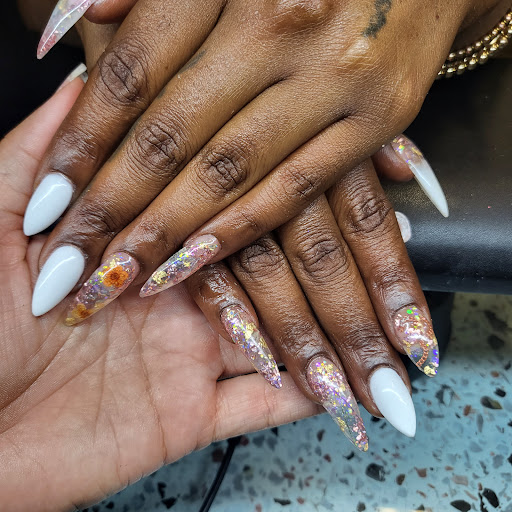 True Nails Salon & medically licensed