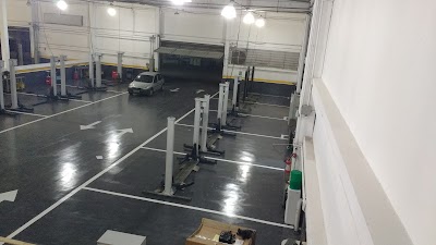 Photos of Renault dealership Automec