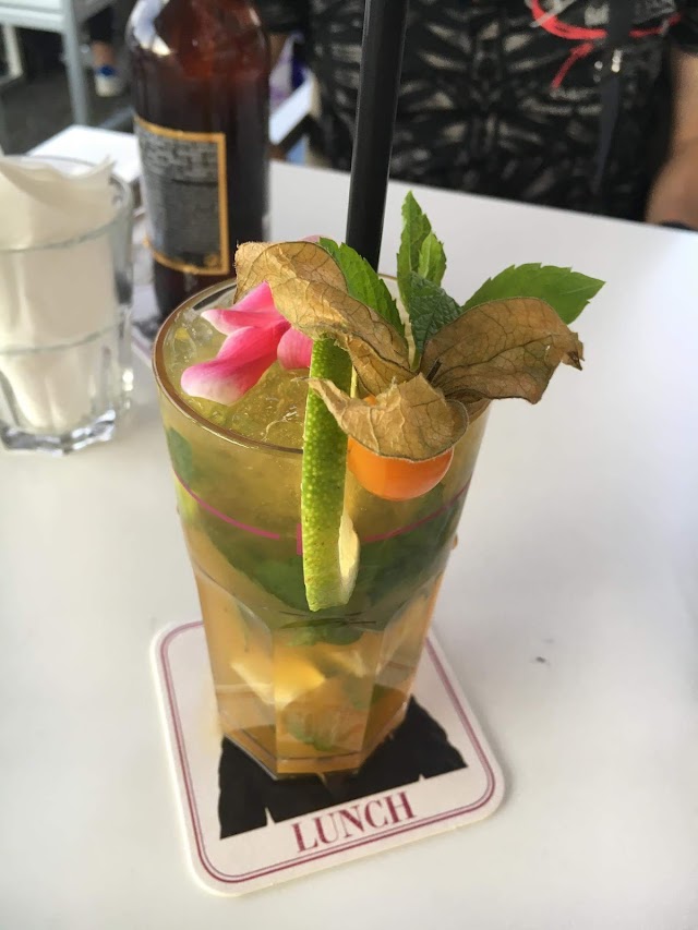 Riverside Café