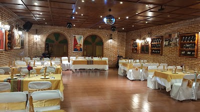 Photos of Restaurante Mam&aacute; Lushy sal&oacute;n de Oto&ntilde;o