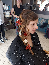 Photo n°6 de Mademoiselle Mily à Marcq-en-Baroeul (Salon de coiffure)