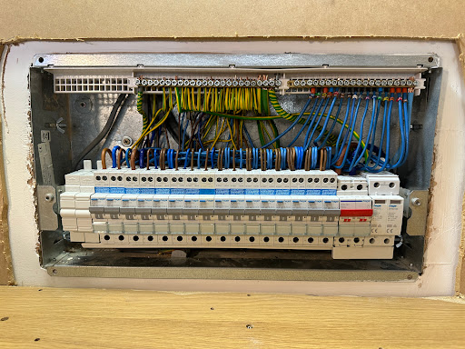 Exelon Electrics - Visual