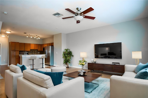 Brenda McGlothin, Realtor | RE/MAX Realty Unlimited | The Red Post Group - Thumbnail