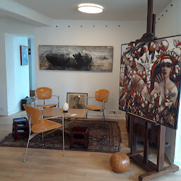 Photo n°6 de La Cour à Dampierre-en-Yvelines (Magasin d'antiquités)