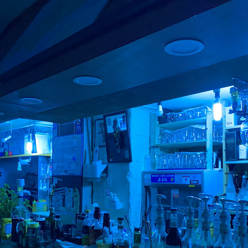 アンプラグドライブカフェ＆BAR J－45