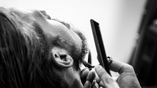 Eric:Barbier – Haircut & Shave | Ballindamm