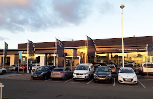 Photo n°6 de Peugeot Tours Nord - Groupe Autosphere à Saint-Cyr-sur-Loire (Vendeur de voitures d'occasion)