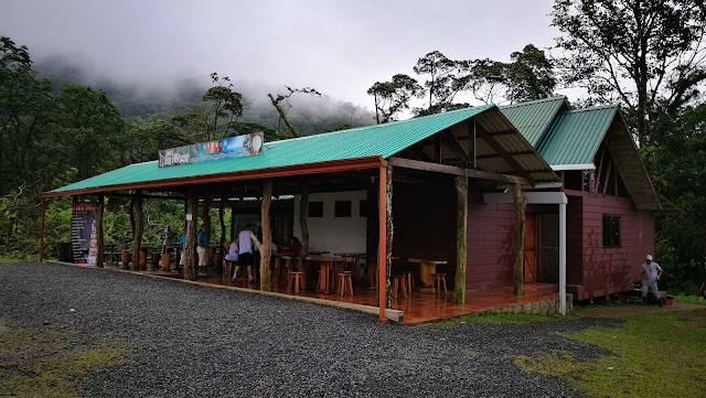 Rio Celeste y Los Teñideros