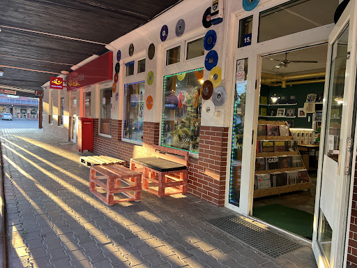 Vinyl store & cafe