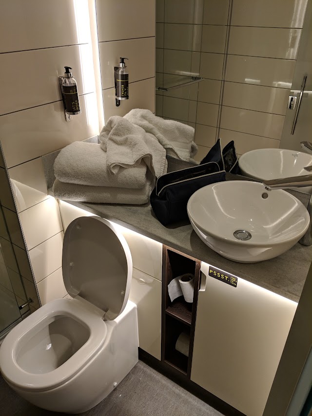 hub by Premier Inn London Westminster Abbey hotel