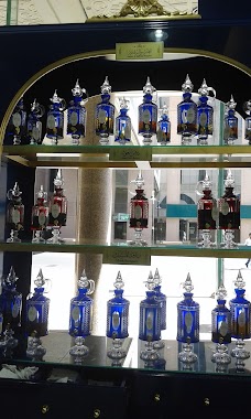 Abdul Samad Al Qurashi Perfumes, Author: زياد الرضي
