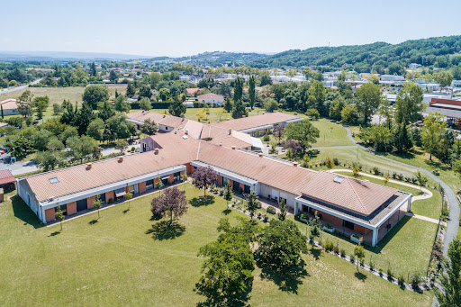 Photo de EHPAD Résidence Les Grands Chênes à Vielmur-sur-Agout (81570)