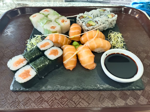 Wok & Sushi Restaurant Gallery - France