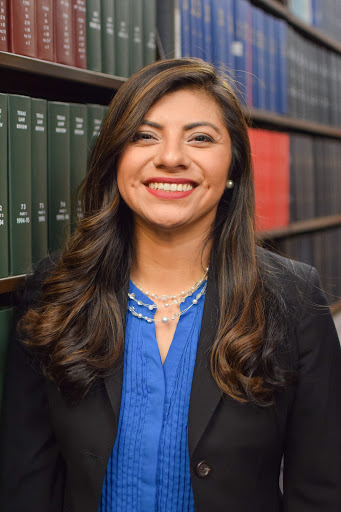 Santos Immigration Law, Esmeralda Santos Abogada de Inmigracion