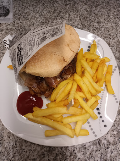 Photo 11 - Gol D Burger