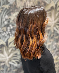 Photo n°6 de A Pauliine Hair - Coiffeur Châteauroux à Châteauroux (Salon de manucure)