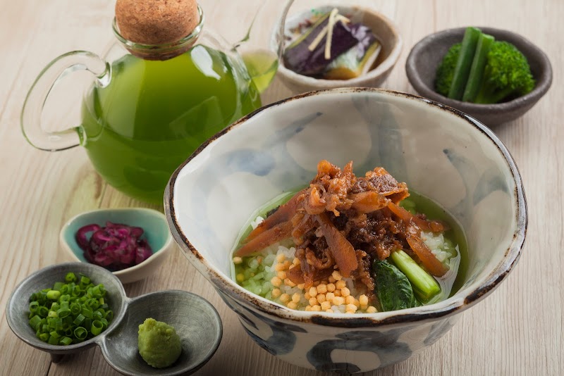 まぶしご飯に抹茶だしをかけて MABUSHIYA