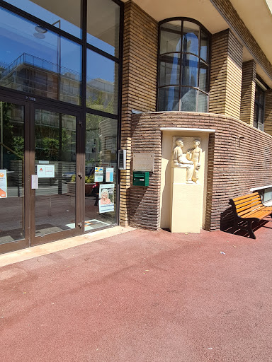 Photo de EHPAD Résidence Larmeroux à Vanves (92170)