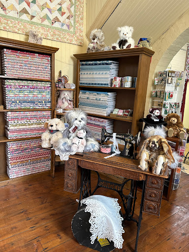 Jennifer Meek Giftware