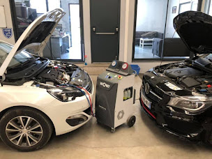 Photo n°17 de Garage Elci à Villefranche-sur-Saône (Magasin de pneumatiques d'occasion)