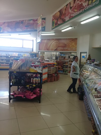 Photos of Supermercado El Tr&eacute;bol